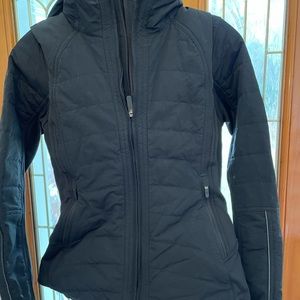 Barely worn coat (maybe twice) detachable hood.